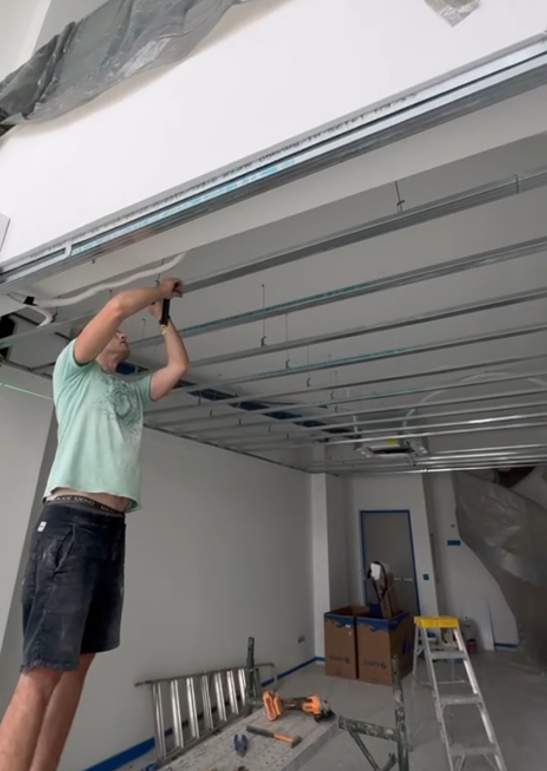 потолок гипсокартон